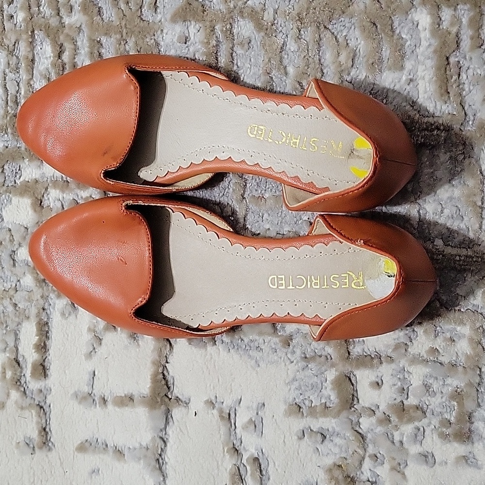 Shoes - Picture 4 of 4